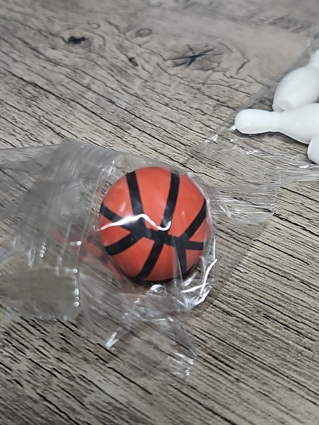 30Pcs 3D Sports Erasers, Football Basketball Soccer Bowling Novelty Erasers New
