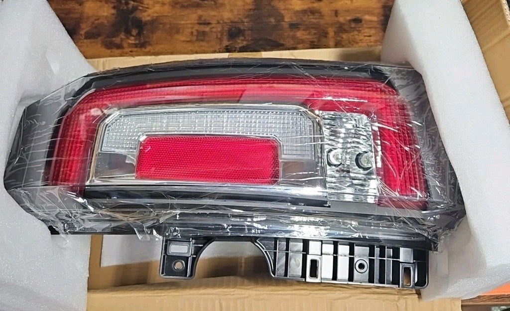 Right Passenger Side LED Tail Light Assembly for 2015-2020 GMC Yukon / Yukon XL