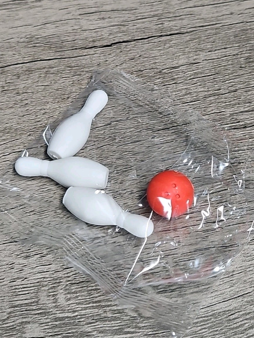30Pcs 3D Sports Erasers, Football Basketball Soccer Bowling Novelty Erasers New